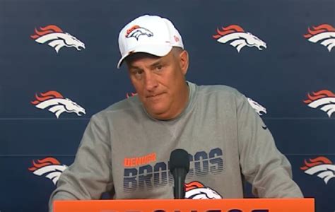 Report: Vic Fangio struggling to connect with Broncos players, coaches ...