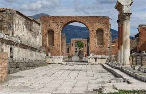 Pompeii Ruins: Everything You Need To Know About This Historic Gem In Italy - IMP WORLD