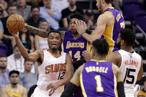 Lakers end eight-game losing streak with victory over Suns, 122-110 ...