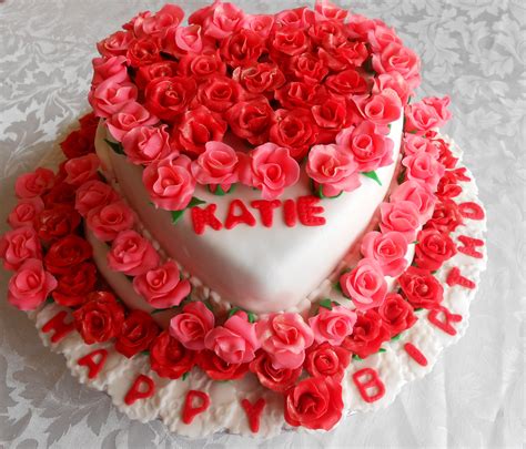 99 Roses Chocolate Cake, Roses heart shaped cake | Anniversary cake designs, Custom cakes, Heart ...