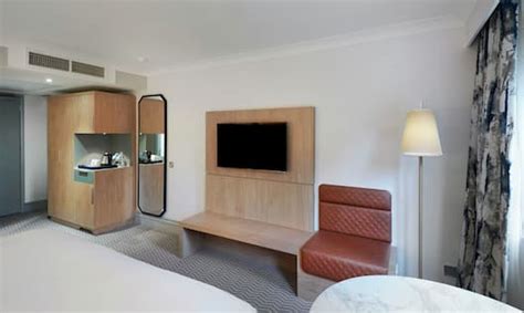 Guest, Suite & Executive Rooms | Hilton Cobham | United Kingdom