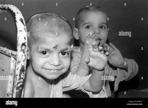 Romanian Orphans Stock Photos & Romanian Orphans Stock Images - Alamy