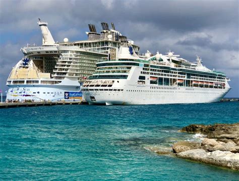 Allure of the Seas and Grandeur of the Seas Editorial Stock Photo - Image of huge, liner: 173889703