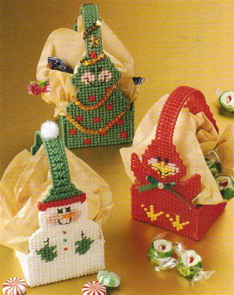 Christmas Mini Baskets Plastic Canvas Pattern from AnnieS | Plastic canvas crafts, Plastic ...