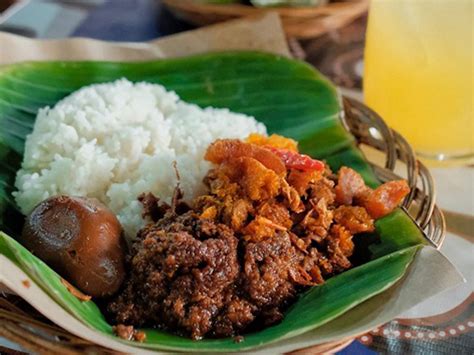 Gudeg Pawon Jogja Tempat Makan Ala Pedesaan