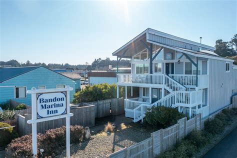 Bandon Oregon Boutique Hotel | Bandon Marina Inn | Waterfront Lodging