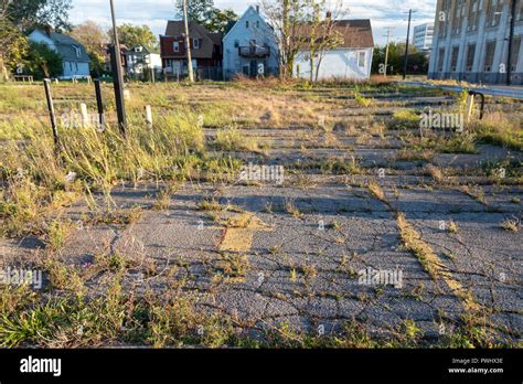 Detroit, Michigan - An abandoned AT&T employee parking lot Stock Photo ...