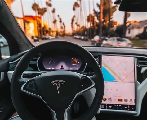 The Amazing Tesla Autopilot Explained (With Videos) – That Tesla Channel