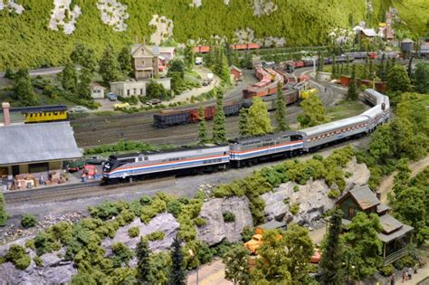 Exclusive Exhibit Train Models--in Action! — Amtrak: History of America ...