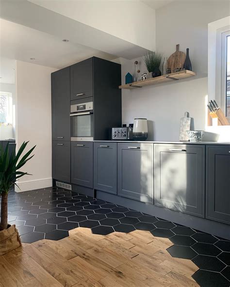 Black Kitchen Tile Ideas - 11 ways to embrace the dark side