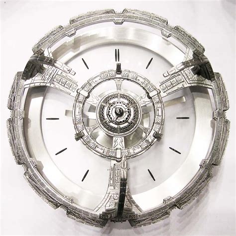 Star Trek Deep Space Wall Clock | Gadgetsin