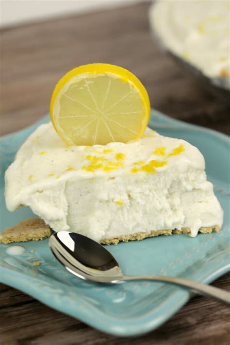 No Bake Lemon Icebox Pie | Easy No Bake Dessert