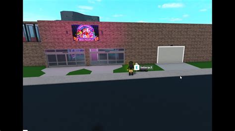 I build pizza plex in roblox bloxburg - YouTube