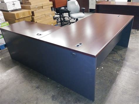 HON Steel L-Shaped Desk, 38000 Series in Mahogany/Charcoal - Business ...