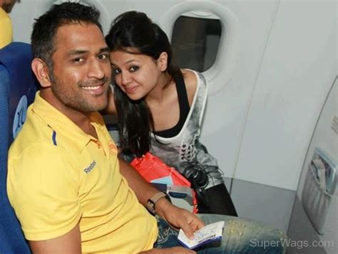 M S Dhoni With His Wife Sakshi Rawat | Super WAGS - Hottest Wives and Girlfriends of High ...
