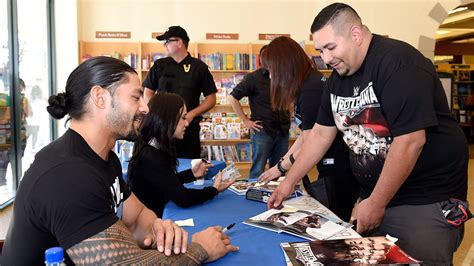 WWE Ultimate Superstar Guide Book Signing 28/3/15 (AJ Lee) | Wrestling ...