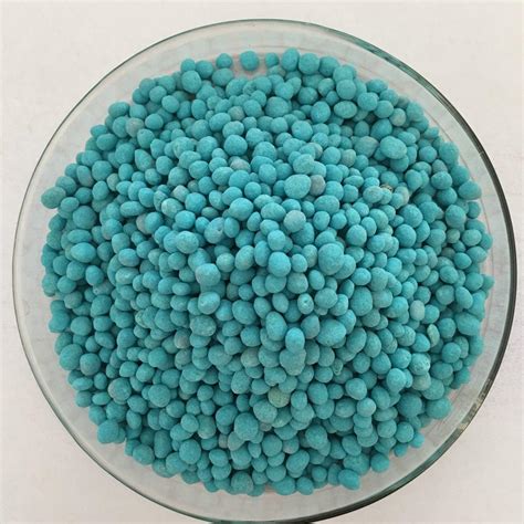 Compound Water Soluble Powder Fertilizer NPK 20-20-20 - China Organic Chemicals and NPK Fertilizer