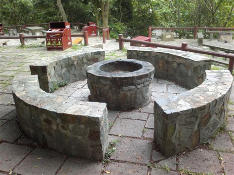 File:BBQ Facility in Aberdeen Country Park.jpg - Wikimedia Commons