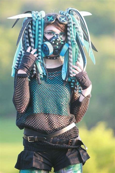 Pin by Laurie Angel (Gothic Raider An on Miss Velika-Model | Cyberpunk fashion, Cybergoth ...