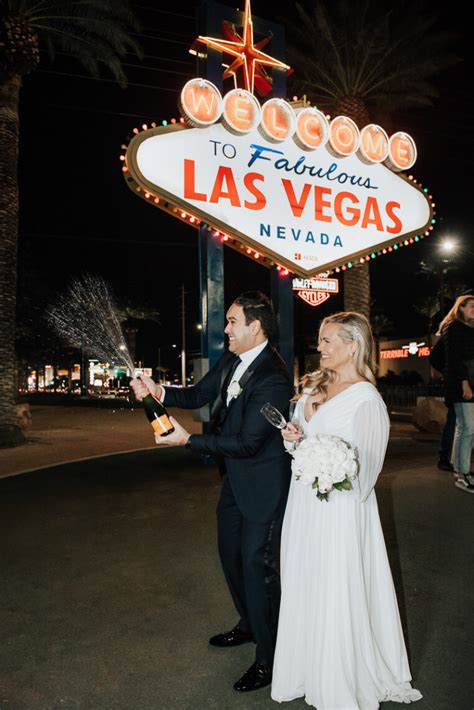 Las Vegas Sign Wedding - Las Vegas Photographer