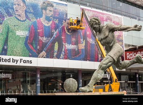 Lionel messi statue hi-res stock photography and images - Alamy