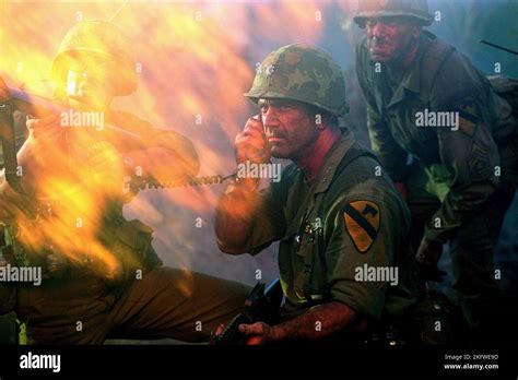 MEL GIBSON, WE WERE SOLDIERS, 2002 Stock Photo - Alamy