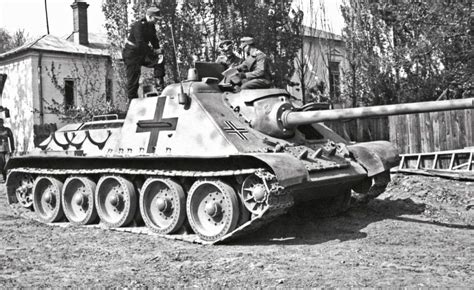 A Russian SU-85 in German use | Broń, Wojsko, Broń wojskowa