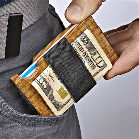 Minimalist Wallet Woodworking Plan Plan from WOOD Magazine