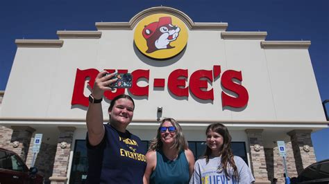 Betting.us hosts Buc-ee's road trip contest, pay $2K to winner