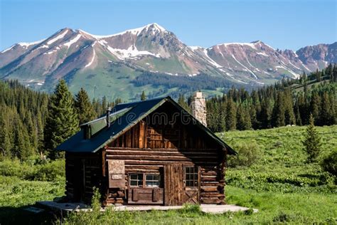 Cabin in the Colorado Rocky Mountains Stock Image - Image of cactus, rock: 86682797