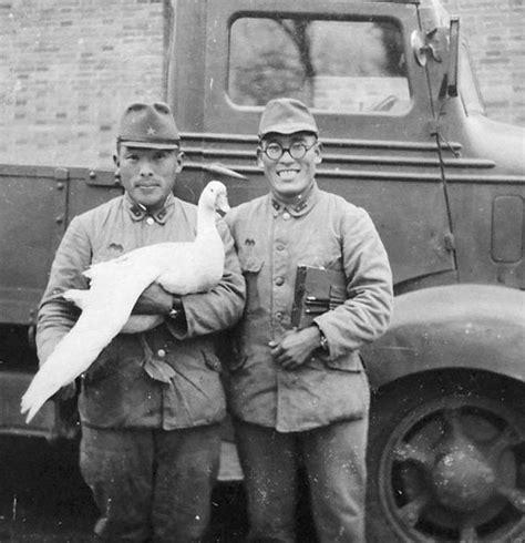 Two Japanese soldiers and their dinner, WWII era. : r/ImperialJapanPics