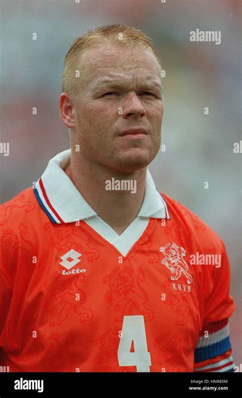 Ronald koeman of holland hi-res stock photography and images - Alamy