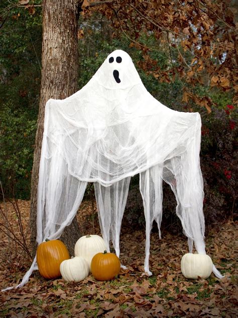 Outdoor Halloween Decorations Ideas To Stand Out