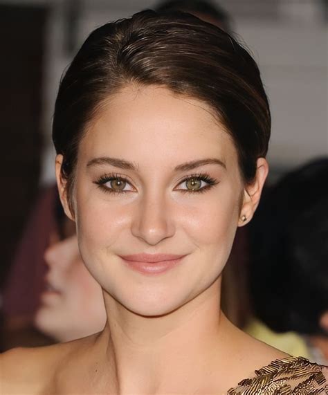 Shailene Woodley – Wiki, Age, Family, Boyfriend, Height, Net Worth, Biography & More - BigstarBio