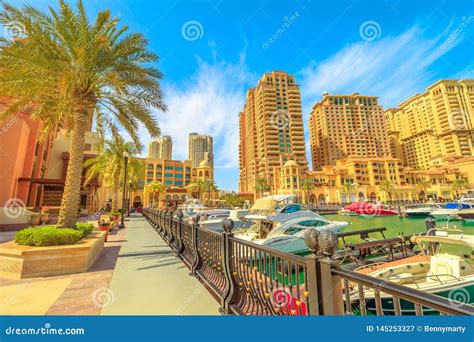 The Pearl-Qatar Doha stock image. Image of palms, buildings - 145253327