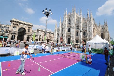 Foto Milano, una palestra in piazza Duomo - 13 di 15 - Milano ...