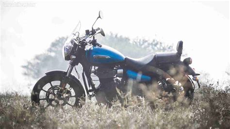 Royal Enfield Meteor 350 HD wallpapers | IAMABIKER - Everything Motorcycle!