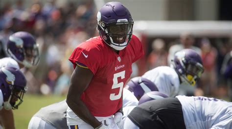 Teddy Bridgewater injury: Vikings QB tears ACL - Sports Illustrated