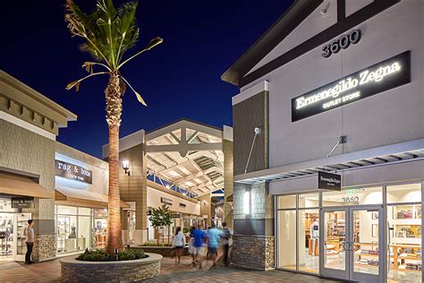 Livermore Premium Outlets (Paragon Outlets) - Outlet mall in California ...