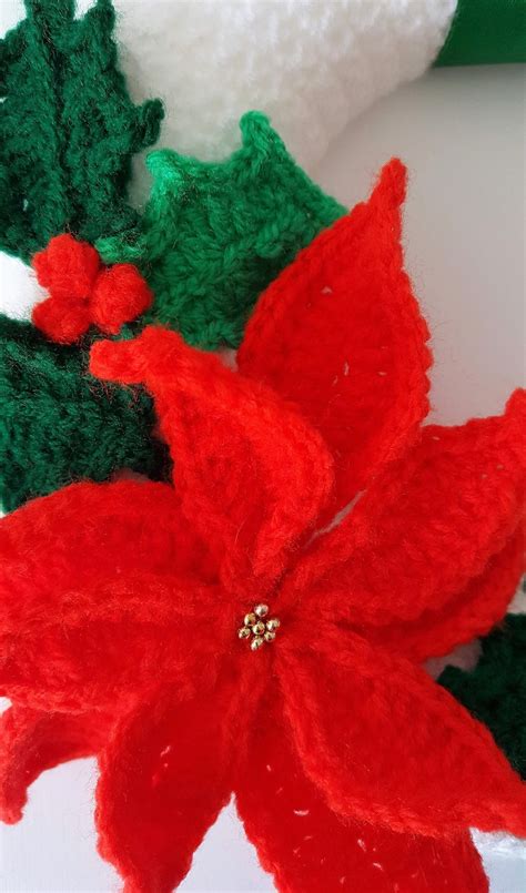 Crochet Pattern Poinsettia Christmas Wreath INSTANT DOWNLOAD - Etsy UK