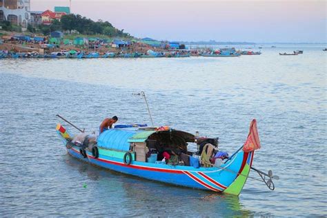 Short Sunset Cruise In Cambodia. - Phnom Penh