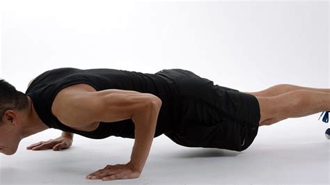 HOW TO STRENGTHEN YOUR CORE WITH PLANK EXERCISES