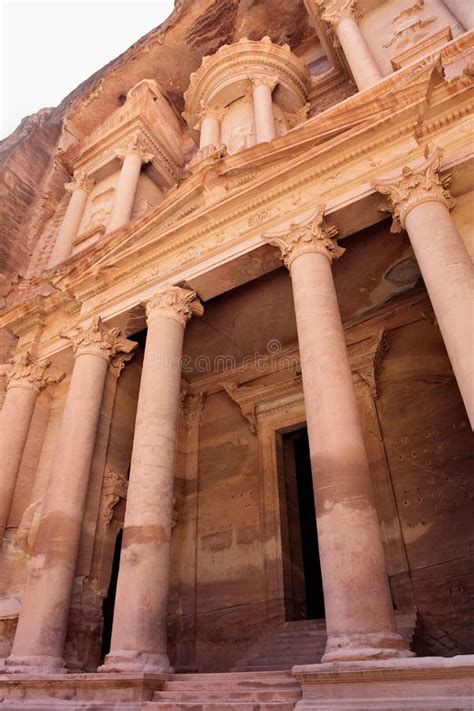 The Treasury Building at Petra Stock Image - Image of architectural ...