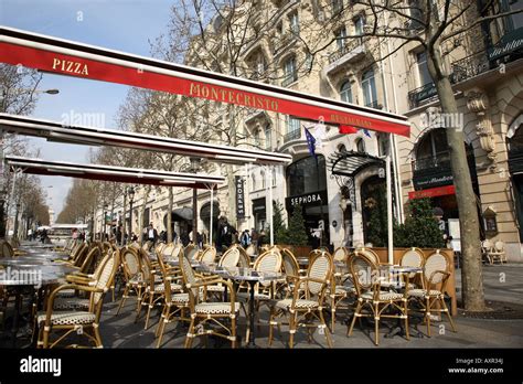 Cafe on champs elysees hi-res stock photography and images - Alamy