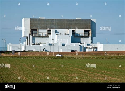 dh Torness Power station TORNESS LOTHIAN Torness nuclear power station and fields Stock Photo ...