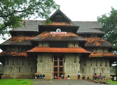 Vadakkumnathan Temple Thrissur - Temples to See in Kerala