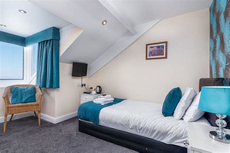 Riviera Guesthouse | Whitby B&B with Stunning Sea Views