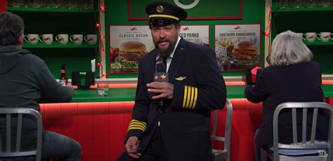 ‘SNL’: Pilot Jason Momoa Takes In Wacky Thanksgiving Airport Parade