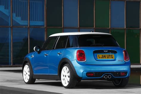 Five-Door MINI Hatchback Officially Unveiled - autoevolution