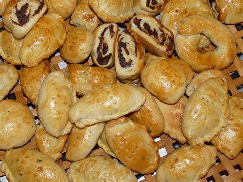 The Iraqi Family Cookbook: Klecha Iraqi Cookies. كليجة بالتمر والجوز